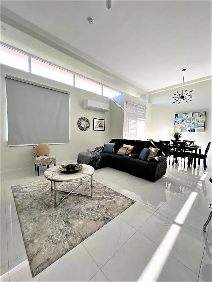 Luxury 2 Bed Apartment In Kingston联系方式