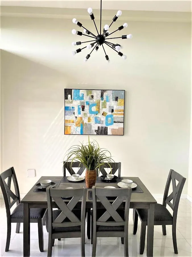 Luxury 2 Bed Apartment In 金斯敦