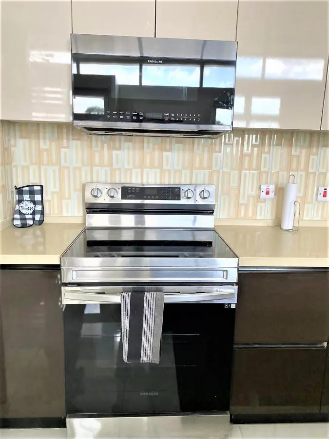 Luxury 2 Bed Apartment In 金斯敦