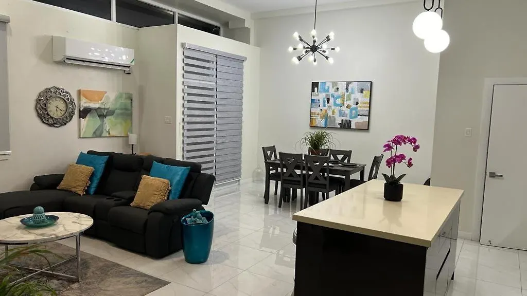Luxury 2 Bed Apartment In 金斯敦